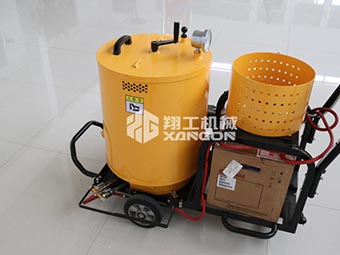 瀝青灌縫機(jī)廠家迎合路面養(yǎng)護(hù)需求，適應(yīng)市場變化